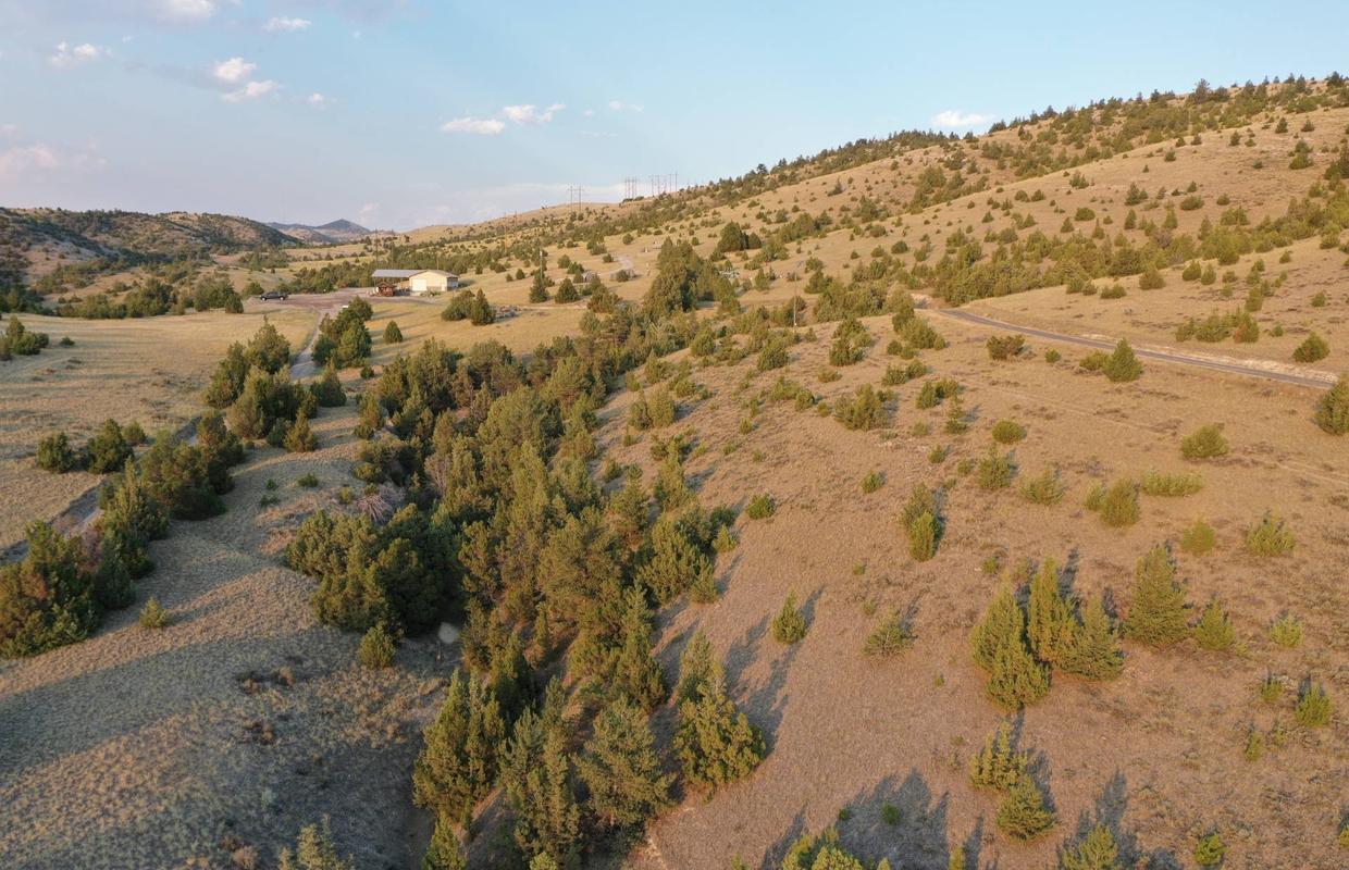 Approaching Gallatin Clays